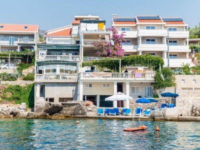 Apartment Apartments Rašica Molunat - Triple Room Sea View - Outdoor photo 3