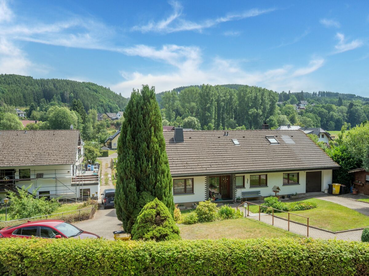 Holiday house Charmantes Ferienhaus in Schleiden mit Terrasse - Outdoor photo 3