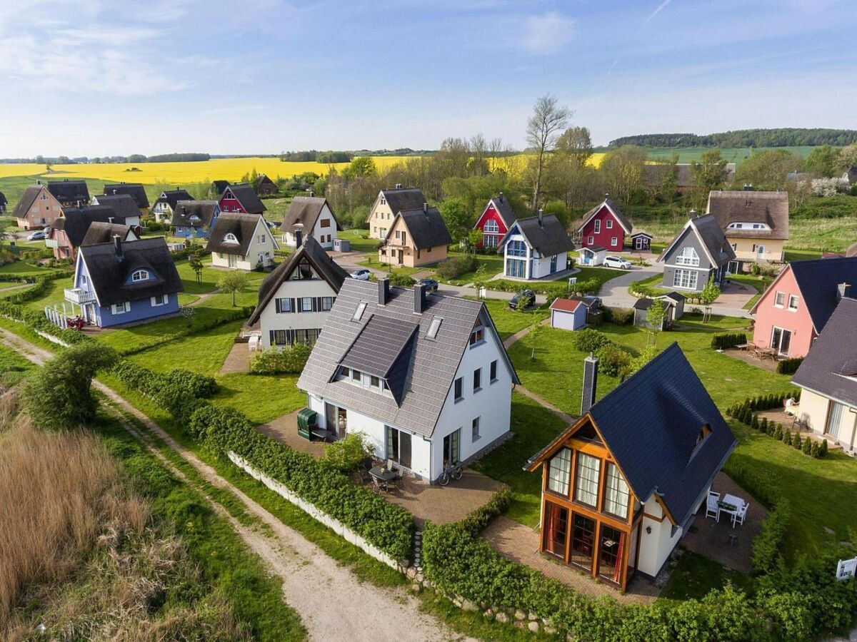 Holiday house Ferienhaus Lotsenhaus am Breetzer Bodden - Outdoor photo 5