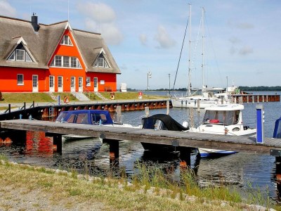 Holiday house Ferienhaus Lotsenhaus am Breetzer Bodden - Outdoor photo 35