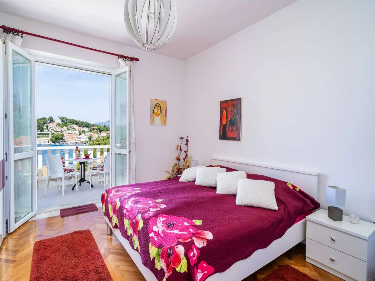 Apartment Apartments & Rooms Mara & Petrunjela - Studio Apartment with Balcony and Sea View