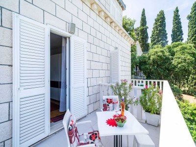 Apartment Apartments & Rooms Mara & Petrunjela - Studio Apartment with Balcony and Sea View - Outdoor photo 9