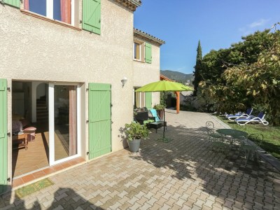 Holiday house Holiday Home in Bormes-les-Mimosas near Sea - Outdoor photo 8