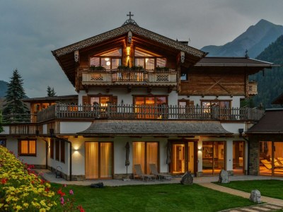 Apartment Chalet Enzian in Holzgau - Apartment