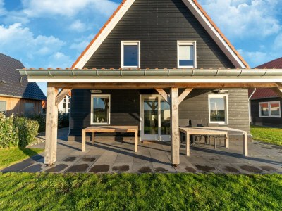 Holiday house Spacious holiday home with sauna - Outdoor photo 2
