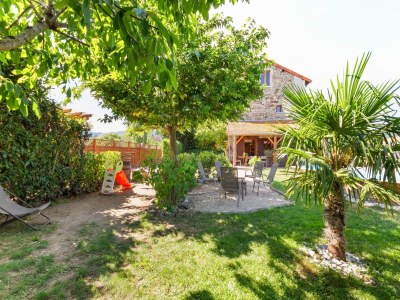 Holiday house Countryside holiday home with pool - Outdoor photo 9