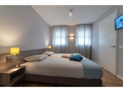 Holiday house Villa in Zeeland with Jacuzzi and Sauna - Features photo 10