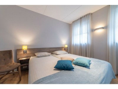Holiday house Villa in Zeeland with Jacuzzi and Sauna - Features photo 19