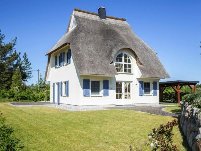 Holiday house Luxushaus Bodden mit Schwimmbereich in Fischland-Darss-Zingst - Holiday house