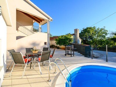 Villa Sky with private pool, surrounded by greenery - Outdoor photo 11