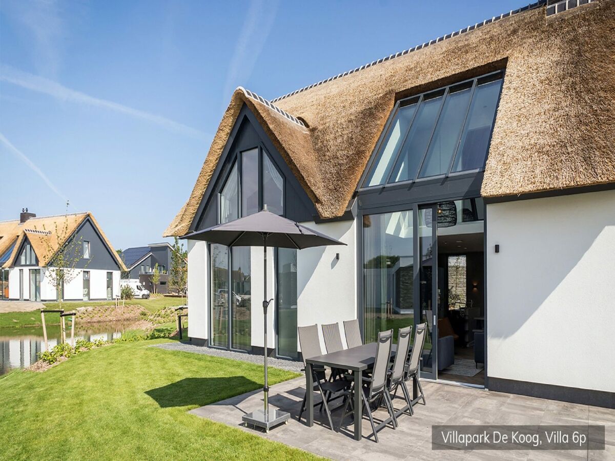 Holiday park Villa near Texel Beach with Private Sauna