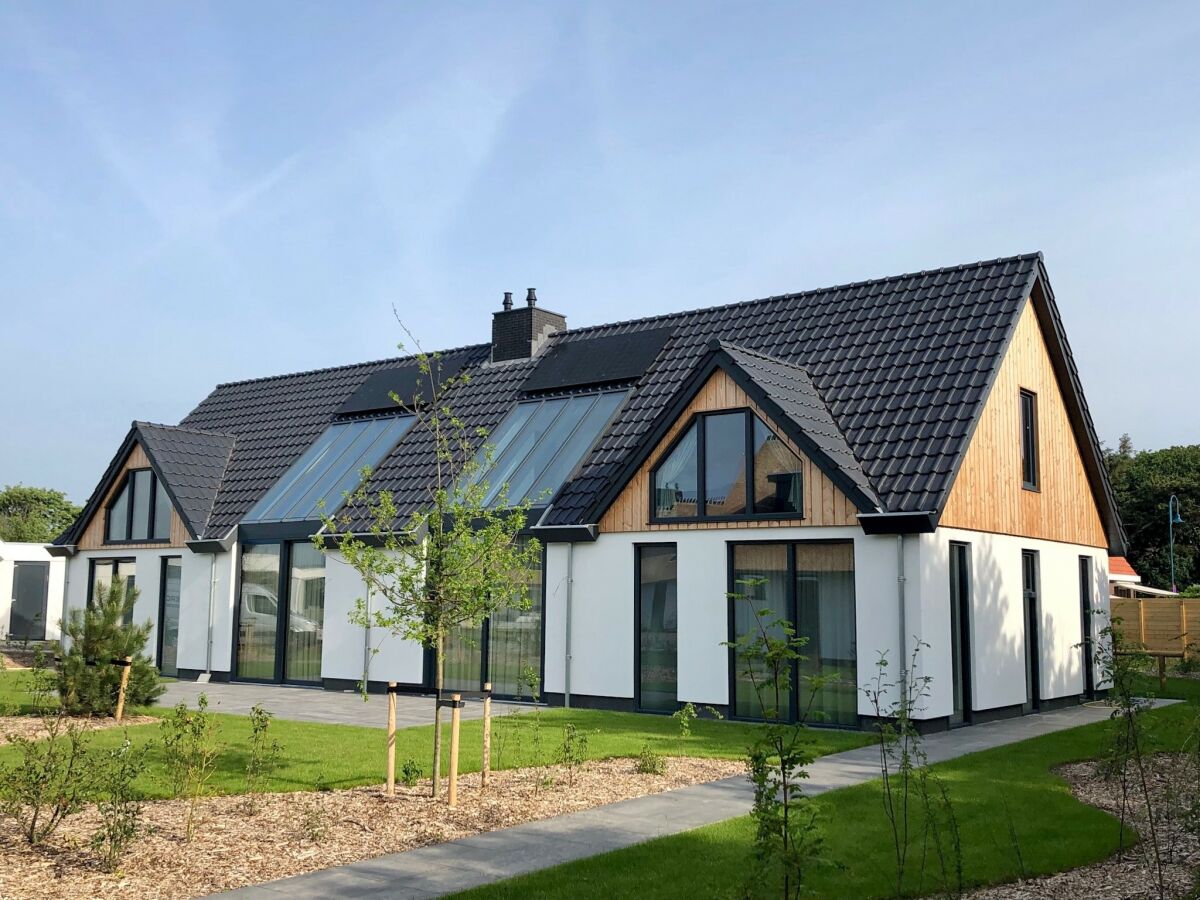 Holiday park Villa near Texel Beach with Private Sauna - Outdoor photo 4