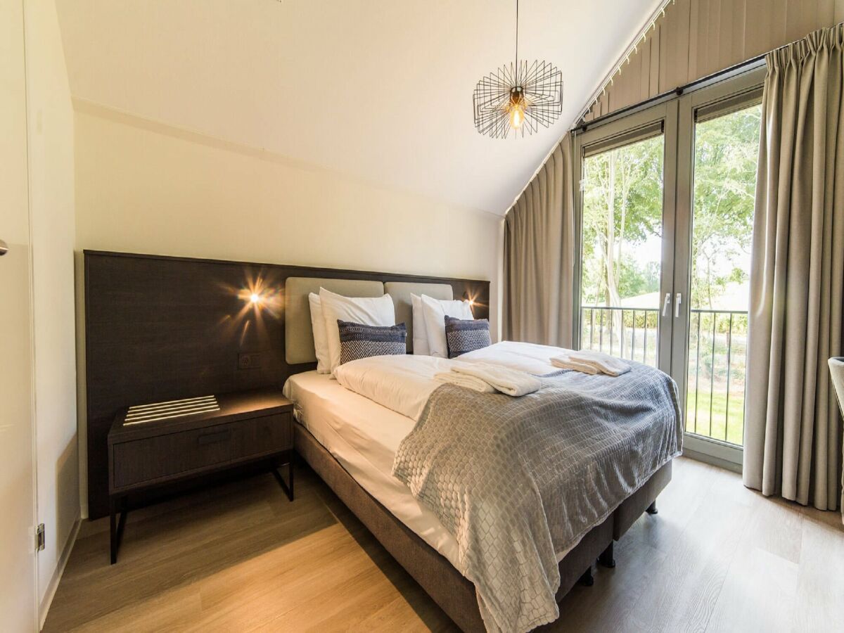 Holiday park Luxusvilla mit Innenpool