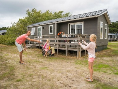 Holiday park Chalet in Texel with Private Sauna - Outdoor photo 3