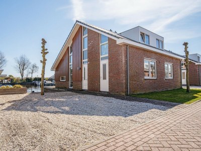 Holiday park Houseboat in Waterpark with Private Dock in Uitgeest - Holiday park
