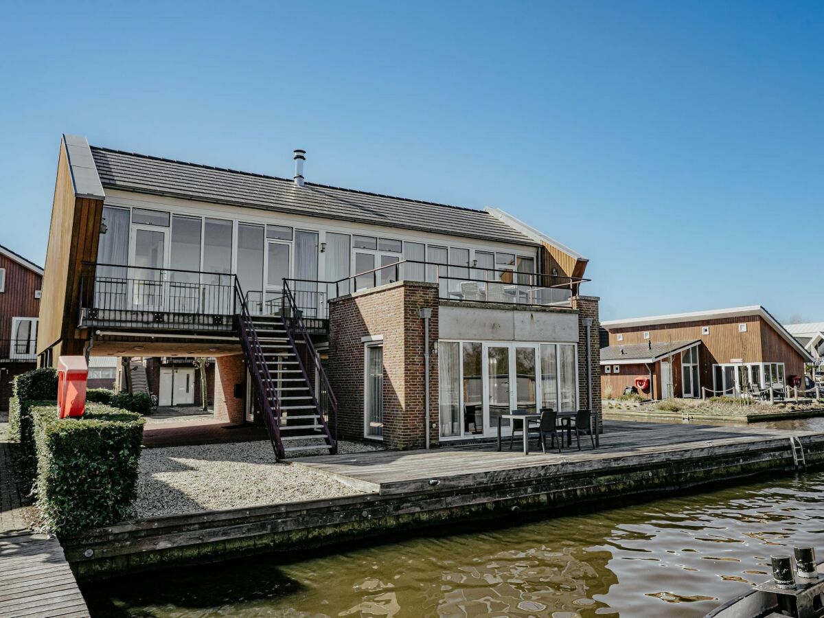 Holiday park Penthouse with Lake Views