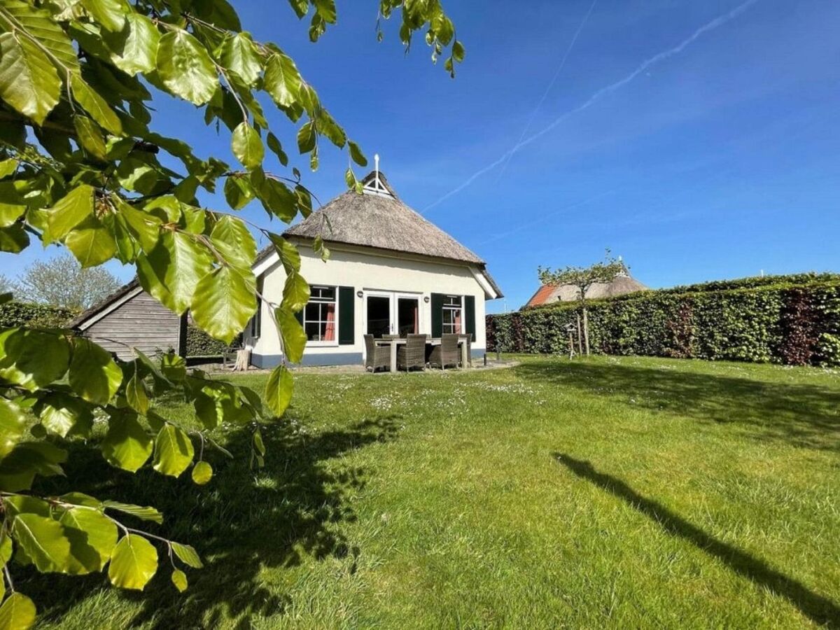 Holiday park House with a terrace near Langweerder Wielen - Outdoor photo 3
