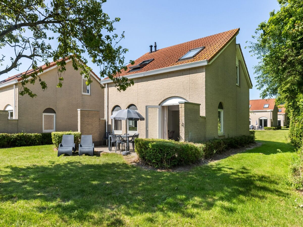 Holiday park Bungalow in Zeeland near the Beach