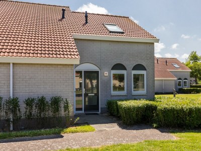 Holiday park Strandbungalow in Strandnähe in Ellemeet - Holiday park