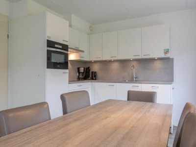 Holiday park Renovated Bungalow nr Beach - Features photo 7
