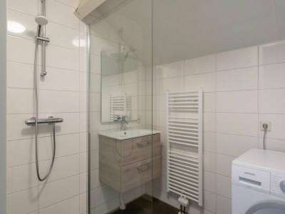 Holiday park Renovated Bungalow nr Beach - Features photo 10