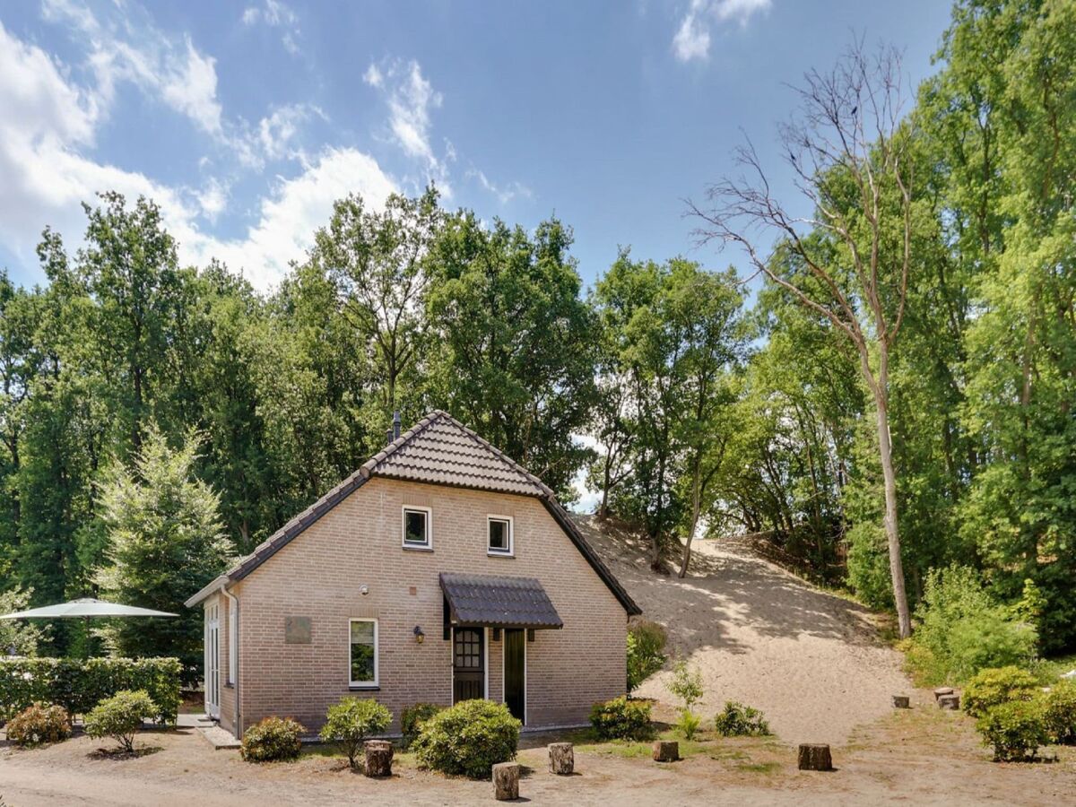 Holiday park Ferienhaus mit Terrasse in Bedafse Bergen - Outdoor photo 3