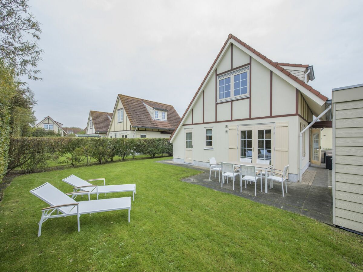 Holiday park Villa in Domburg near North Sea Beach