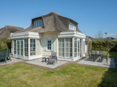 Holiday park Villa in Domburg near North Sea Beach - Outdoor photo 3