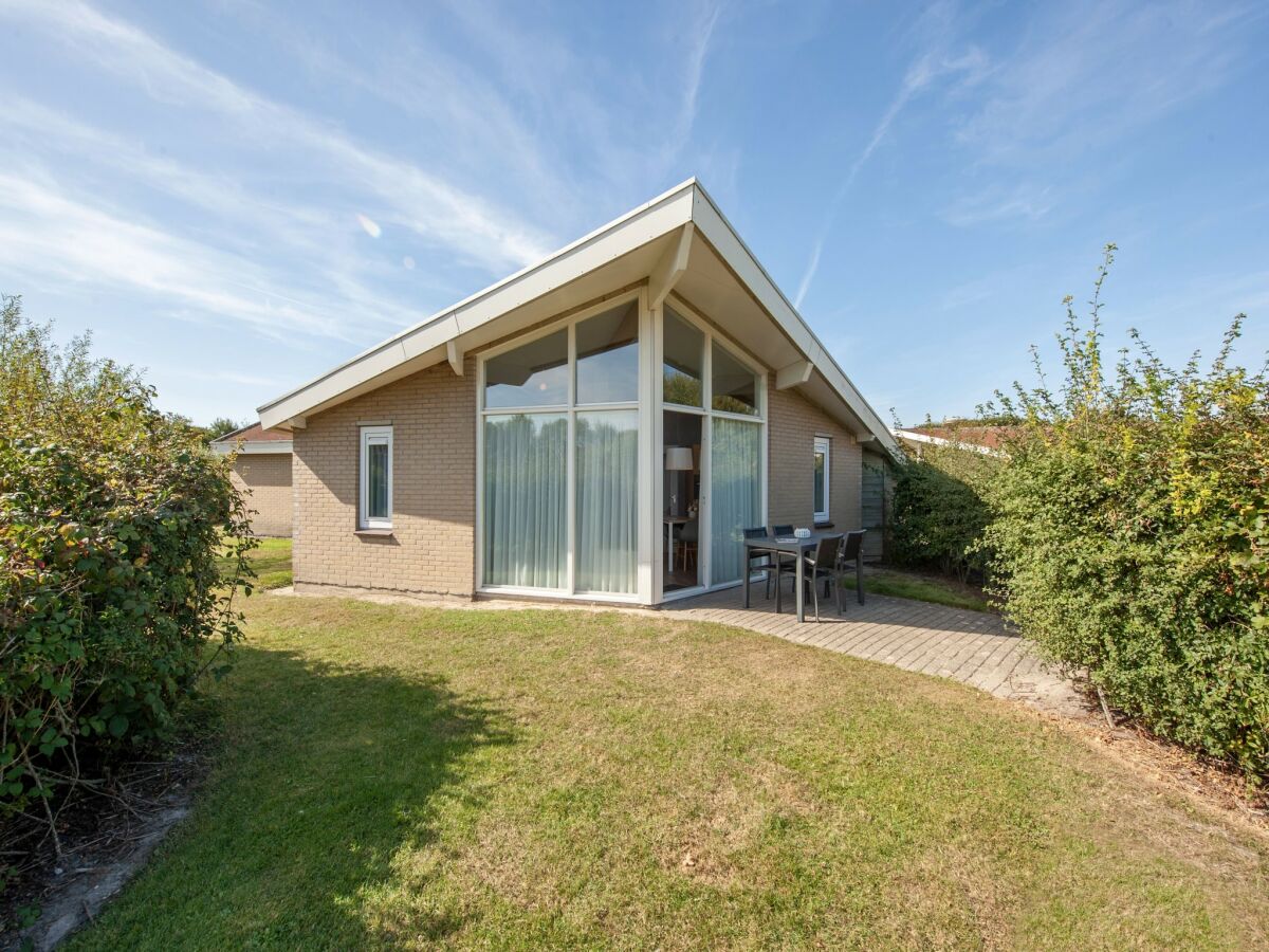 Holiday park Bungalow by North Sea Beach with Private Garden