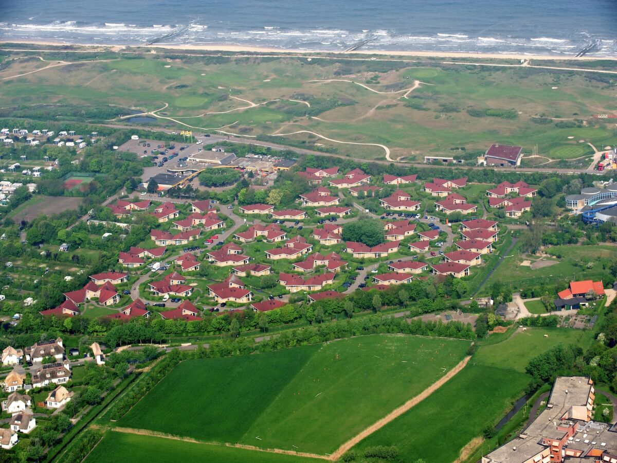 Holiday park Bungalow near North Sea Beach with Garden - Outdoor photo 2