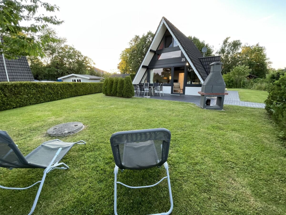 Holiday house Ferienhaus mit Sauna in Burhave.
