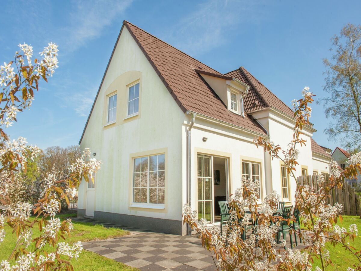 Holiday park Villa mit Sauna und Garten