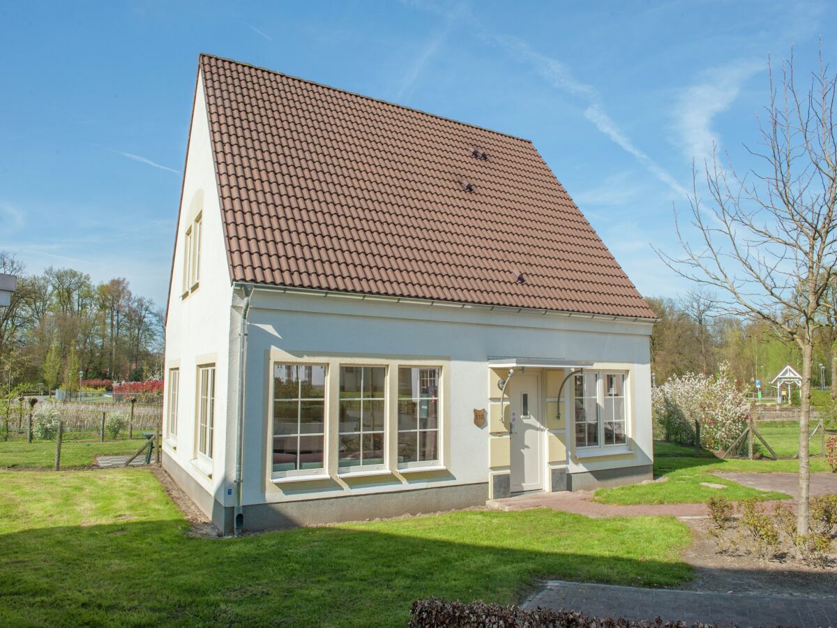 Holiday park Villa with Private Garden