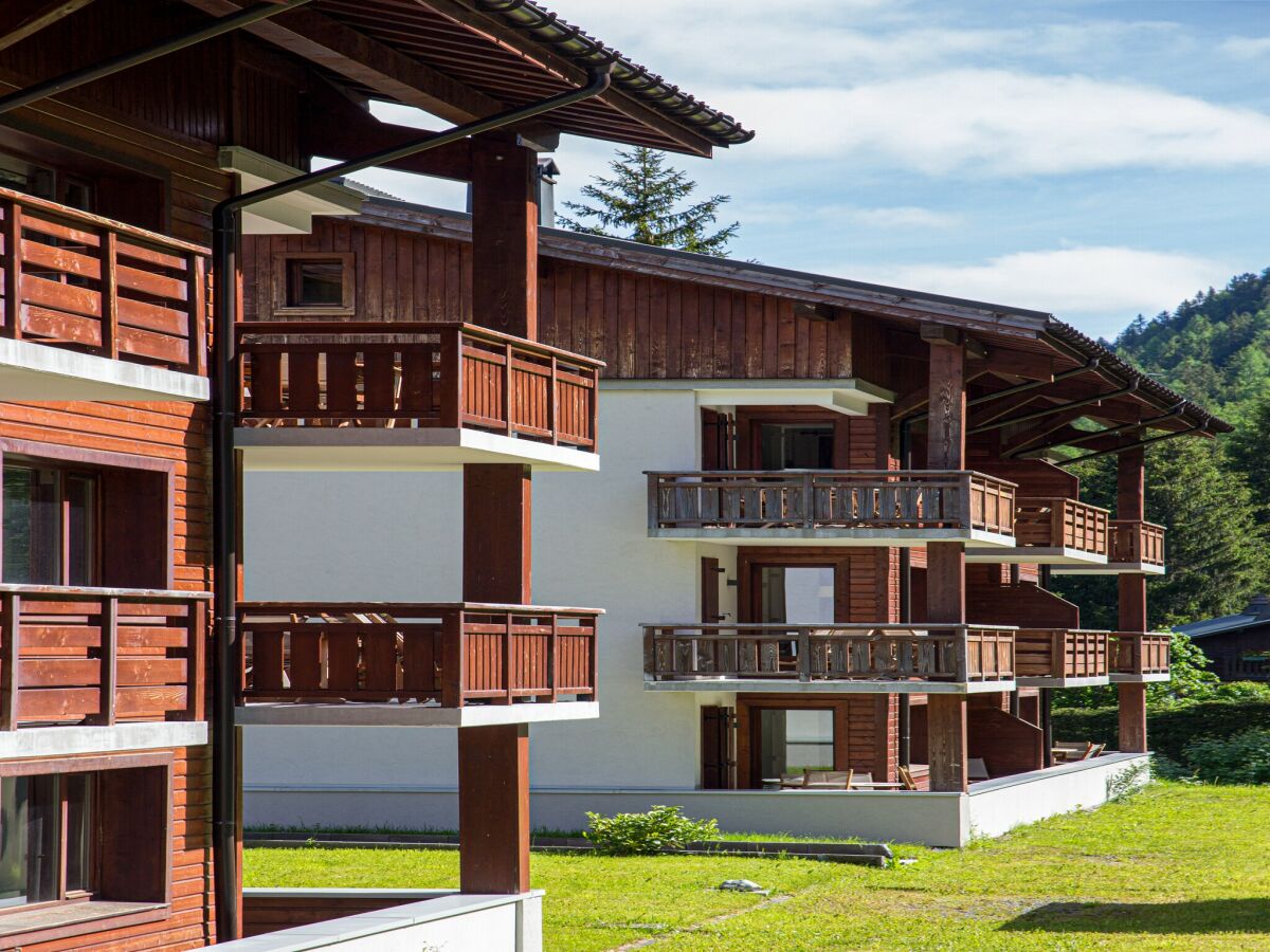 Holiday park Chalet in French Alps with Stunning Views - Outdoor photo 3