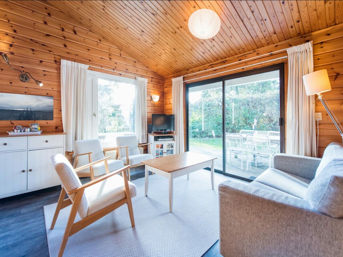 Holiday park Beautiful bungalow in Hollum - Features photo 3