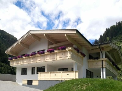 Apartment Apartment in Stubai Alps with SuperCard in Neustift in Stubaital - Apartment