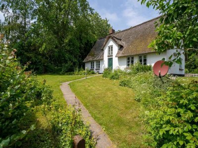 Cottage Reetgedecktes Ferienhaus in Westerhever mit Sauna in Westerhever - Cottage
