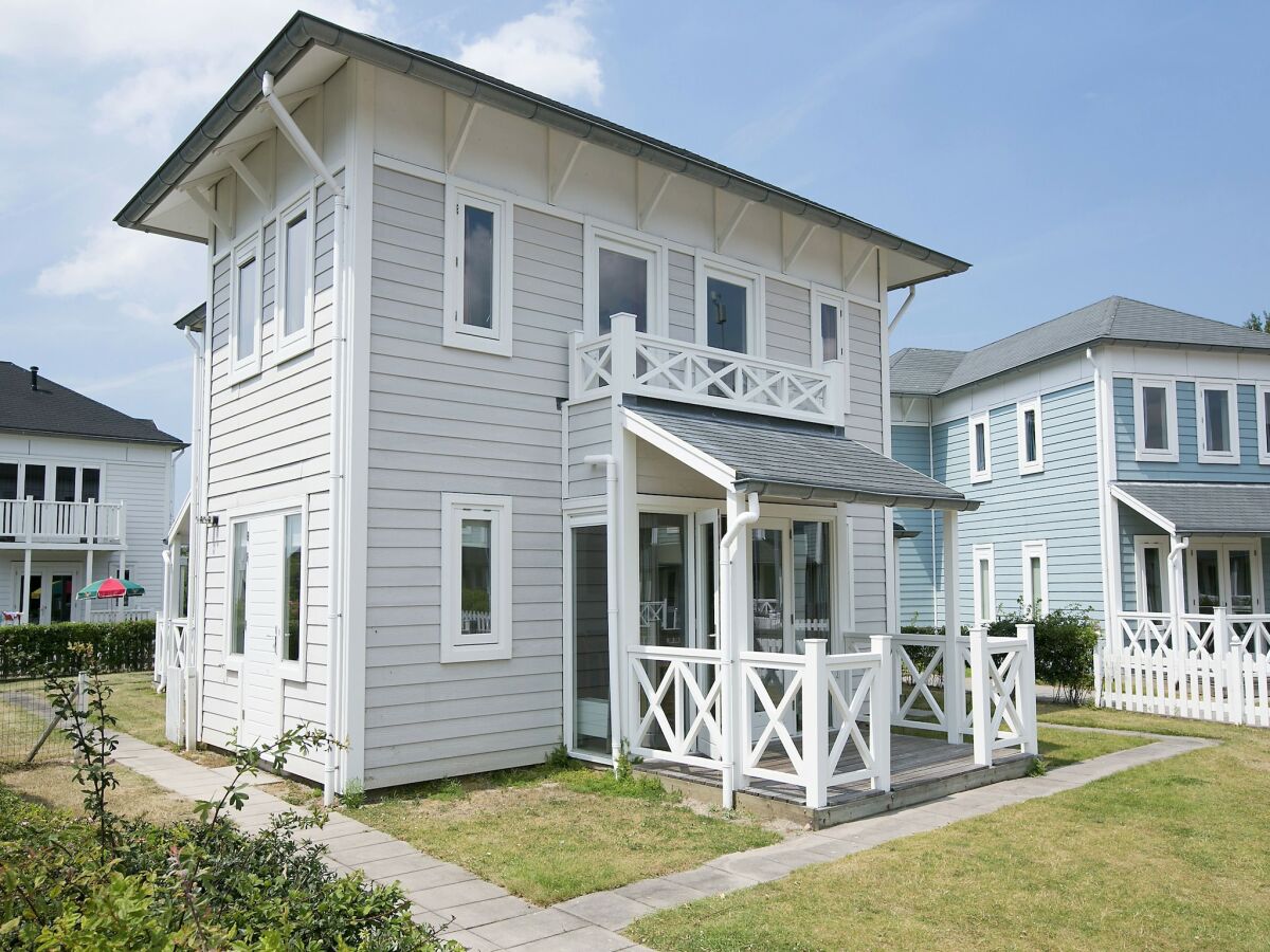 Holiday park Villa in Hellevoetsluis near North Sea Beach