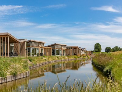 Holiday park Zeeland Escape w/ Garden in Kamperland - Holiday park