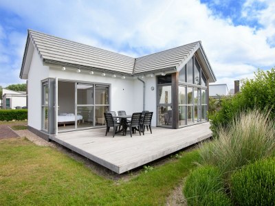 Holiday park Villa in Zeeland near Dunes - Holiday park