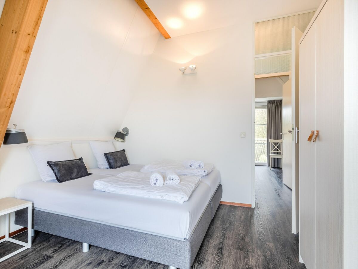 Holiday park Villa in Banjaard near Sandy North Sea Beach - Features photo 5