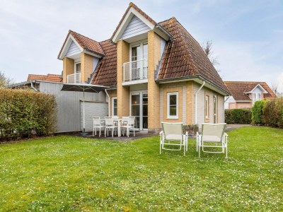 Holiday park Villa in Banjaard near Sandy North Sea Beach in Kamperland - Holiday park