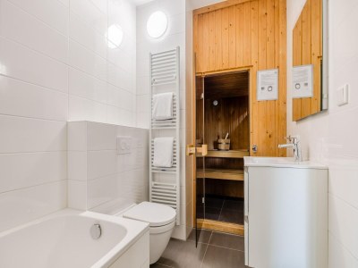 Holiday park Villa in Banjaard near Sandy North Sea Beach - Features photo 7