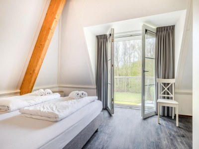 Holiday park Villa in Banjaard near Sandy North Sea Beach - Features photo 13
