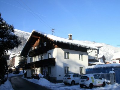 Holiday house Chalet in Fügen bei Spieljochbahn - Outdoor photo 7
