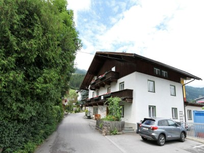 Holiday house Chalet in Fügen bei Spieljochbahn - Outdoor photo 9