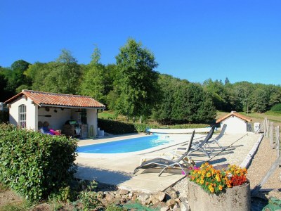 Holiday park Gemütliches Ferienhaus in Roussines, Dordogne - Outdoor photo 2