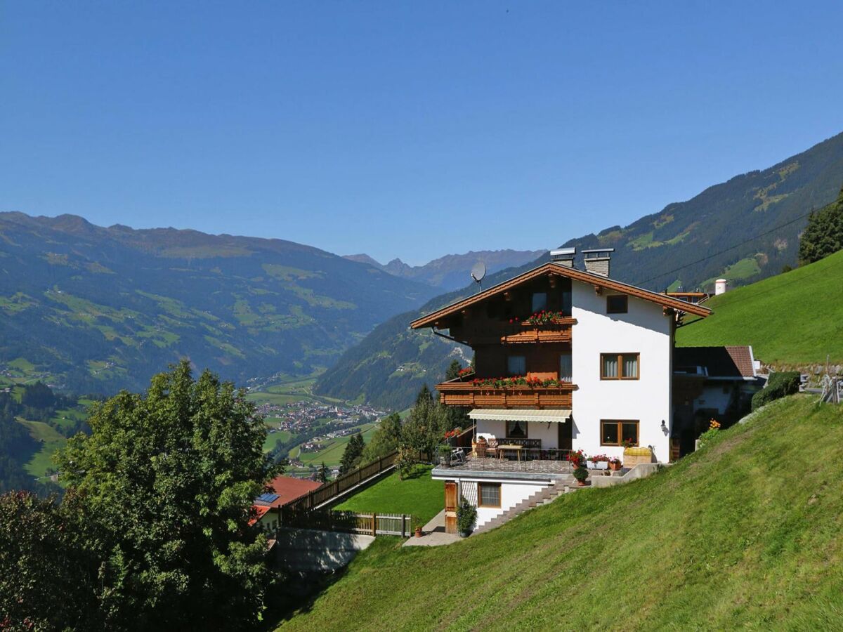 Apartment Apartment in Hippach near Horbergbahn - Outdoor photo 2