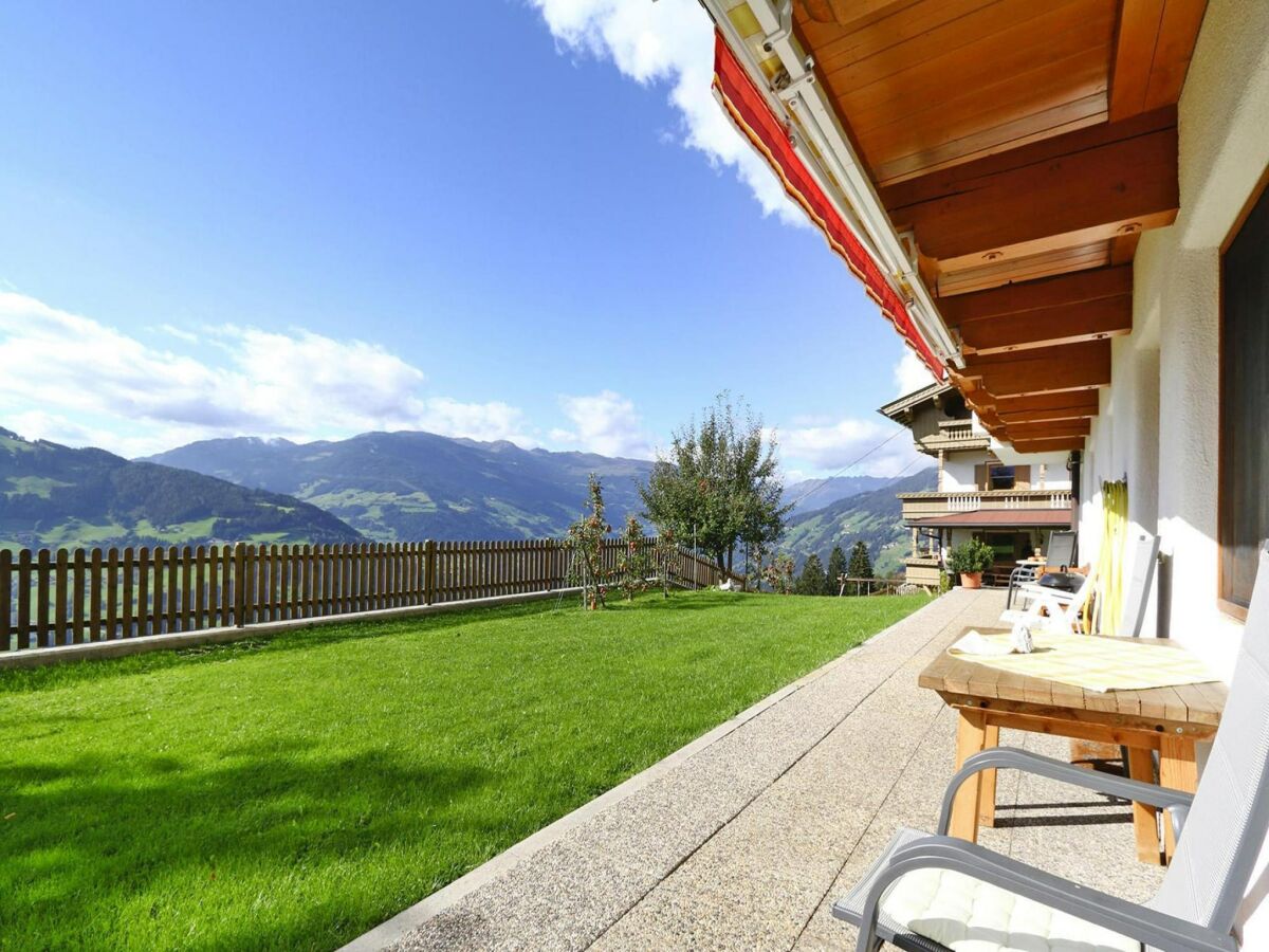 Apartment Apartment in Hippach near Horbergbahn - Outdoor photo 3
