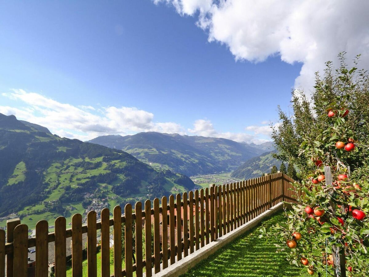 Apartment Apartment in Hippach near Horbergbahn - Outdoor photo 4